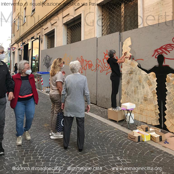 riqualificazione artistica per le strade di Pesaro, di Manuela Galimberti